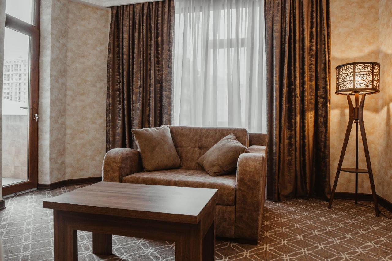Alison Hotel Baku Exteriör bild